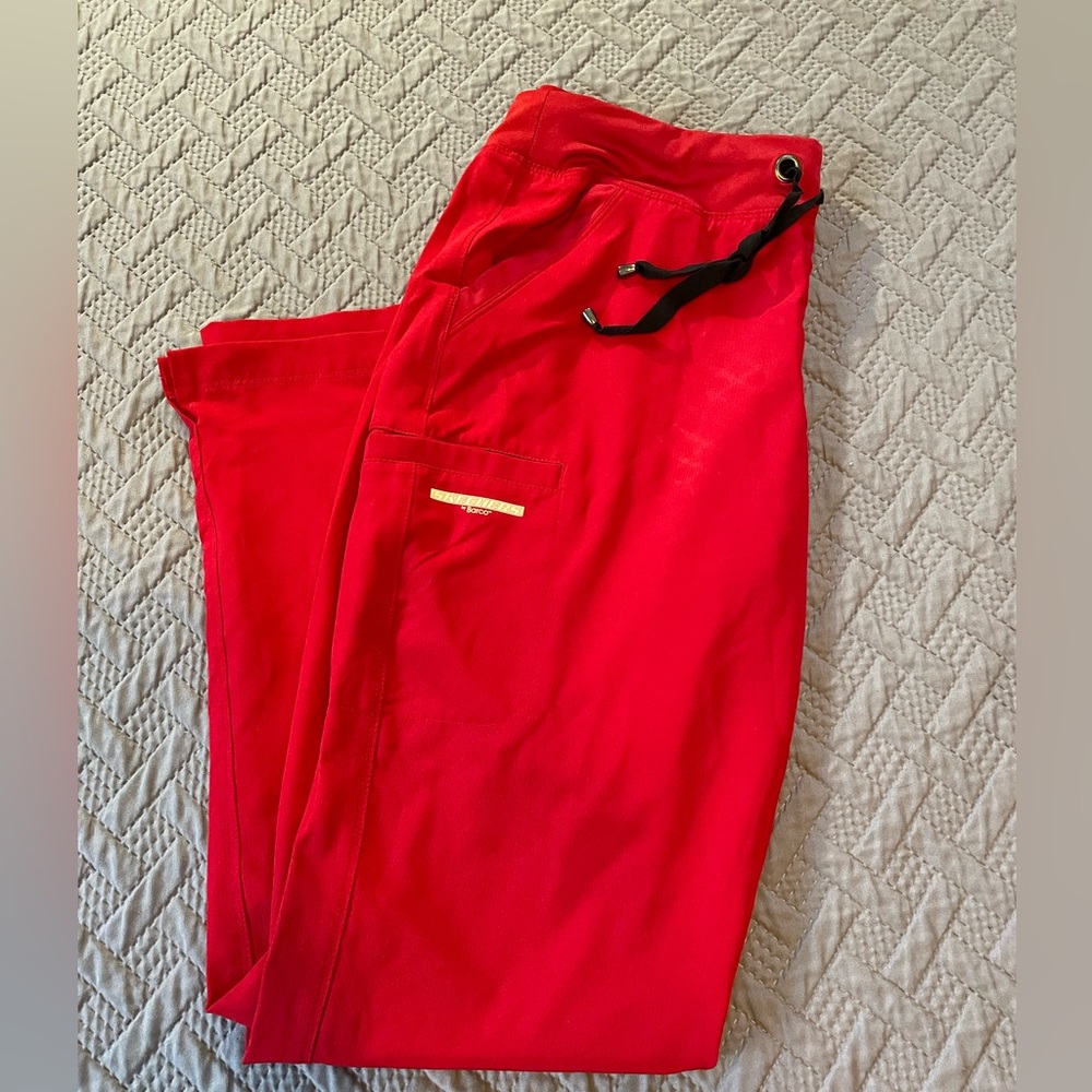 Women’s Sketchers by Barco Red Scrub Pants medium.